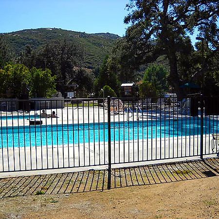 Oakzanita Springs Camping Resort Cottage 3 Descanso Exterior foto