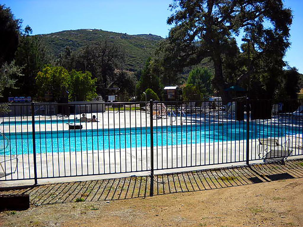 Oakzanita Springs Camping Resort Cottage 3 Descanso Exterior foto